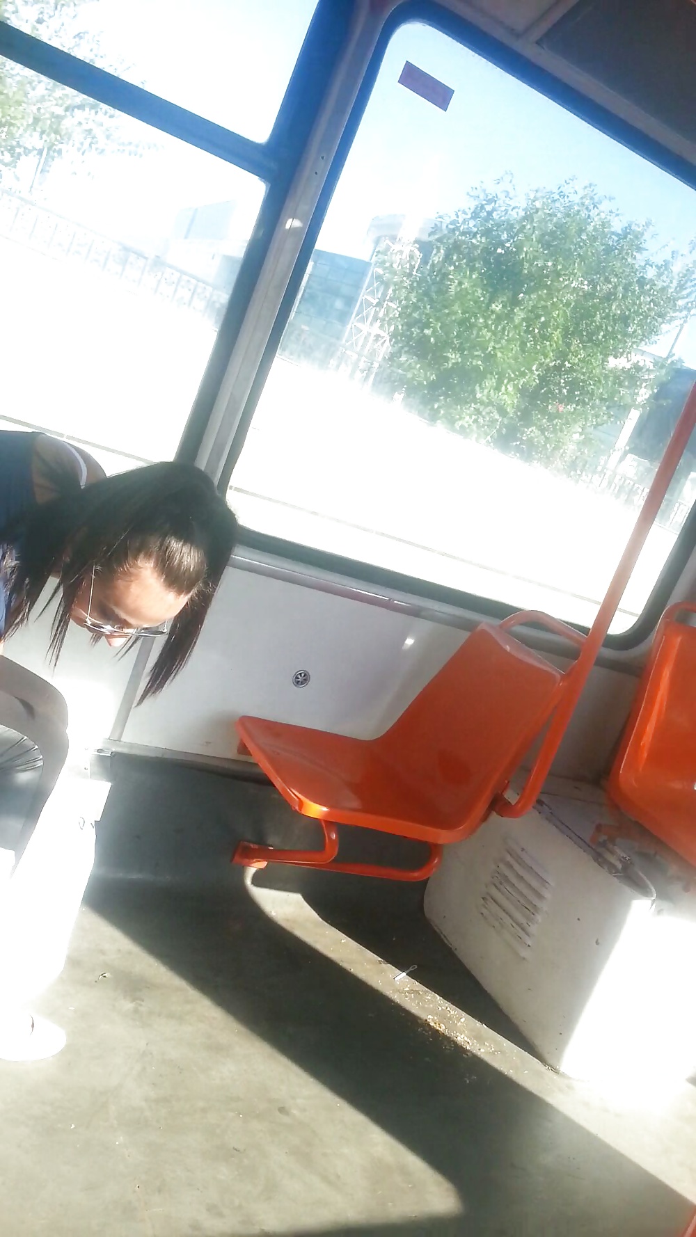 Spion Alt + Jung In Bus Und Straßenbahn Rumänisch #32721090