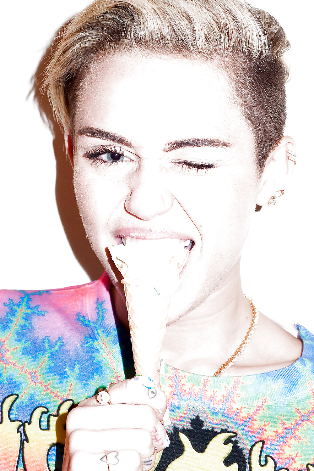 Miley Cyrus #24453356