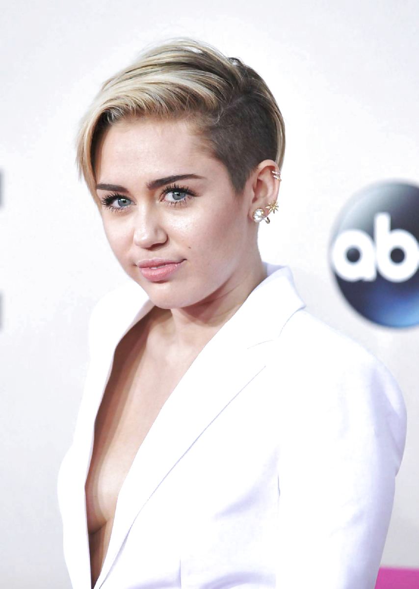 Miley Cyrus #24453512