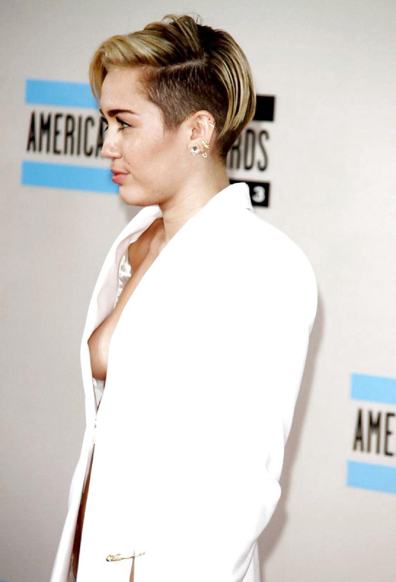 Miley Cyrus #24453525