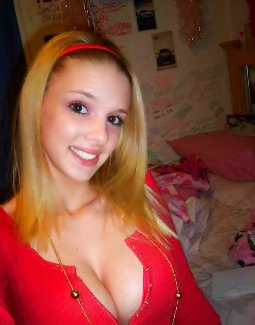 Heiß Und Sexy Vollbusigen Blondinen Und Brünetten #25667764