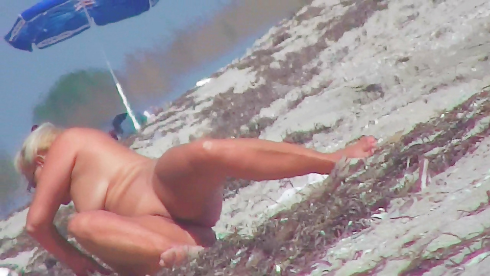 Milf Auf Griechischen Strand #31122520