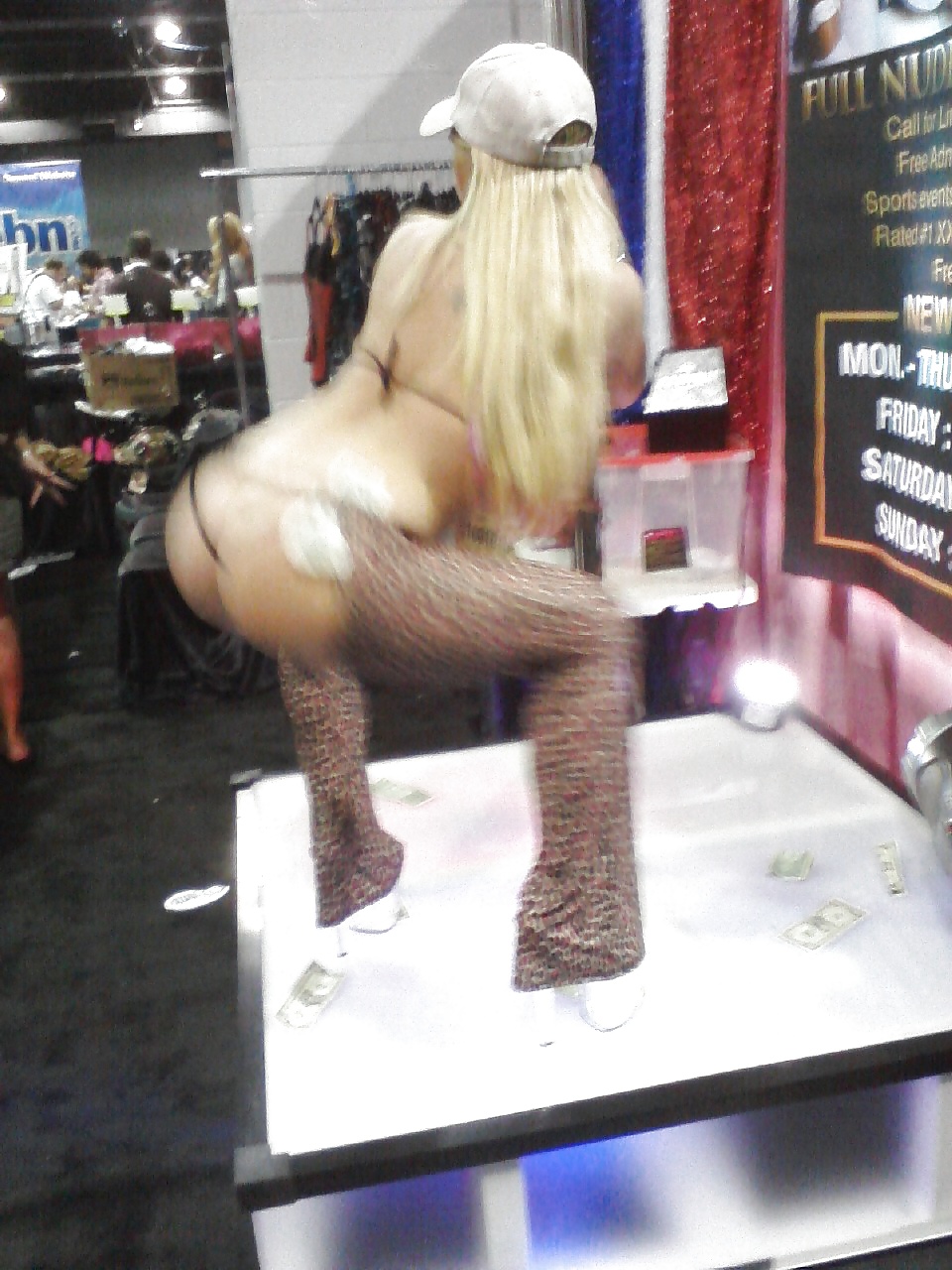 Exxxoticaexpoの写真をもっと見る 
 #23924252