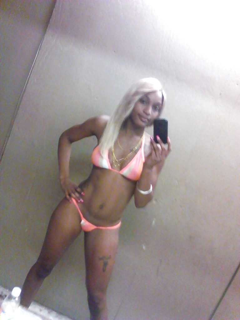 Ebonique   #25082331