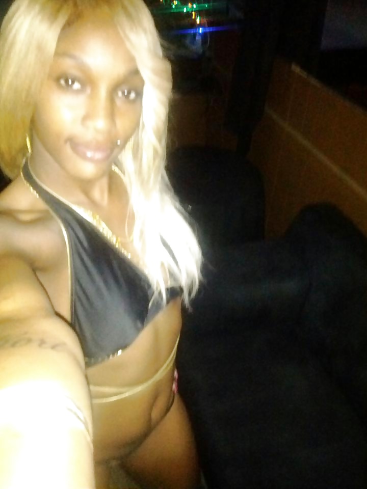 Ebonique #25082337