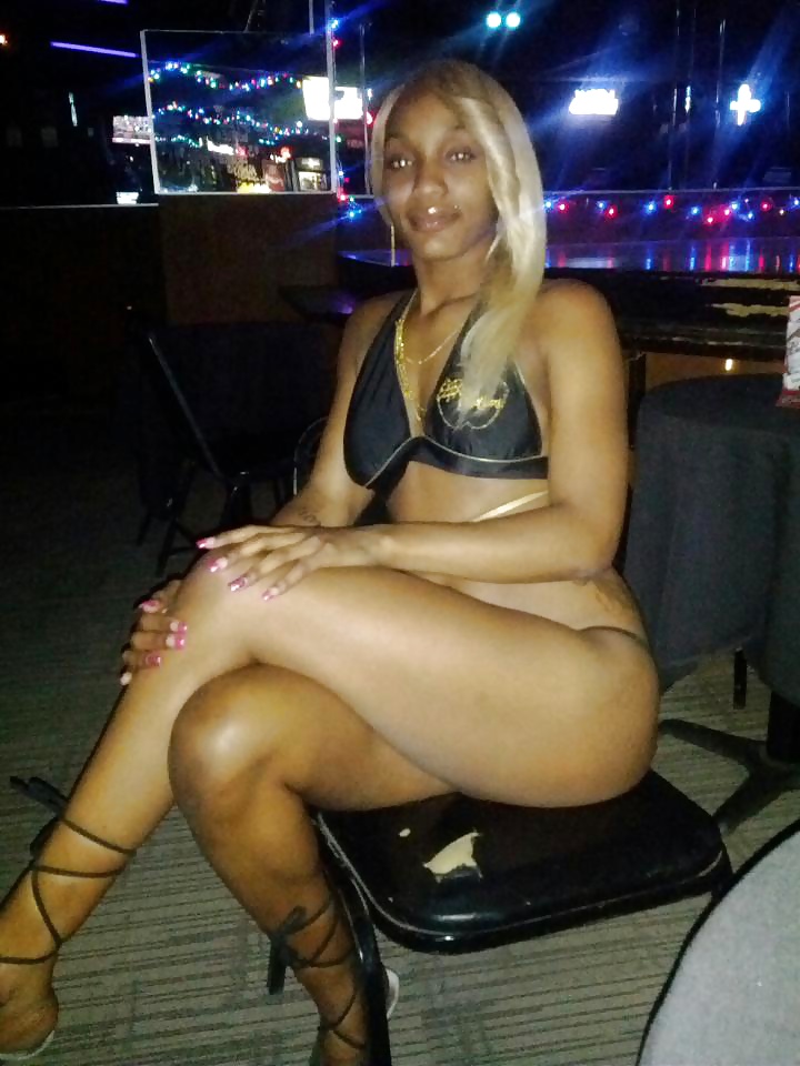 Ebonique   #25082345