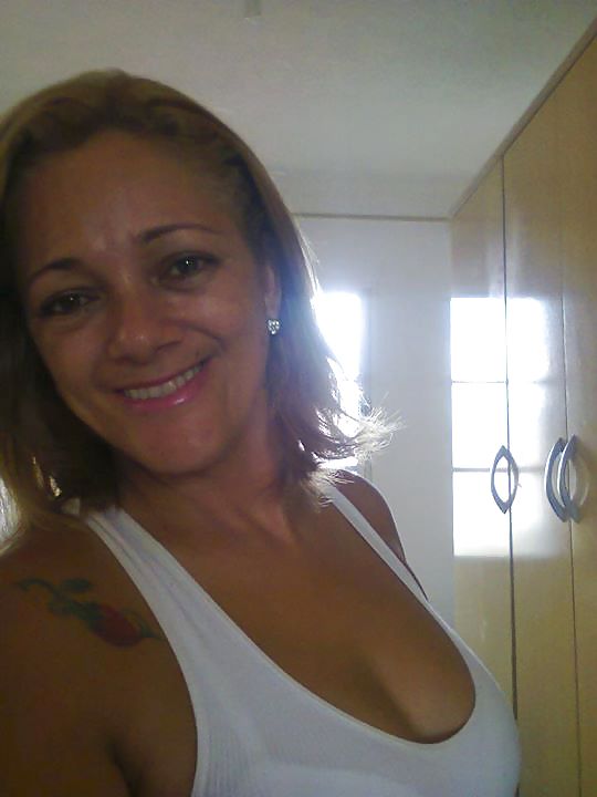 暴露された妻-アパレシーダ
 #37760784