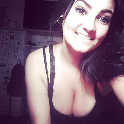 Fb selfies with cleavage #31202112