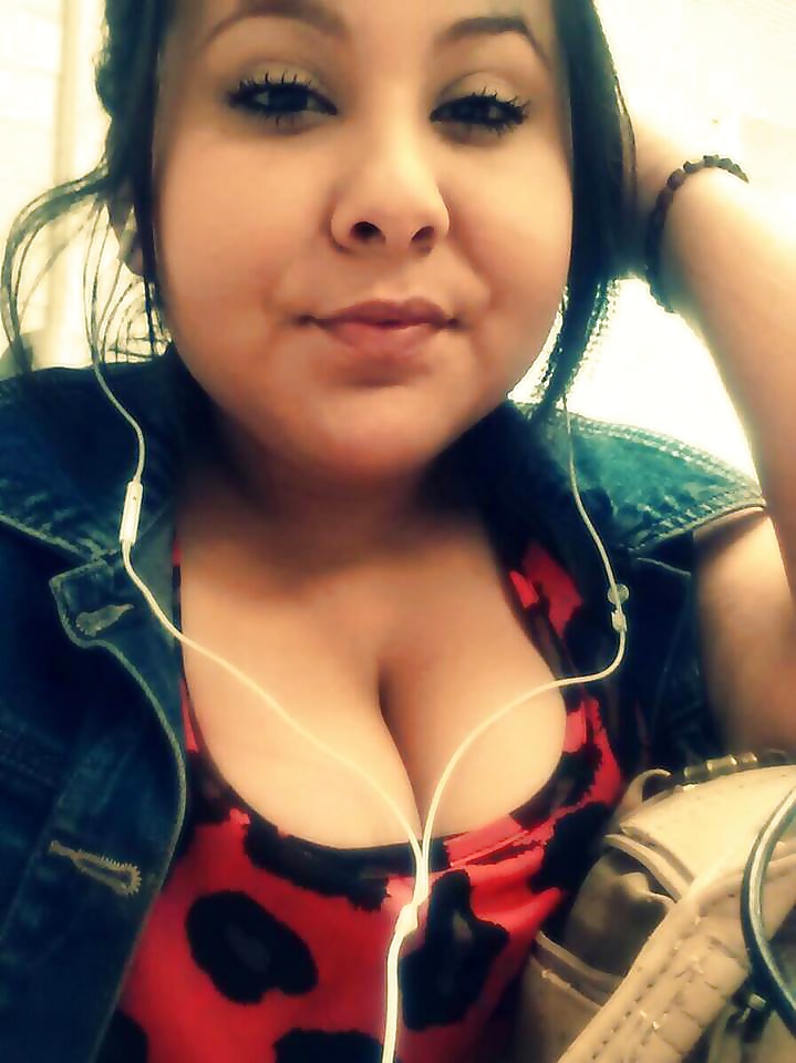 Fb selfies with cleavage #31202116