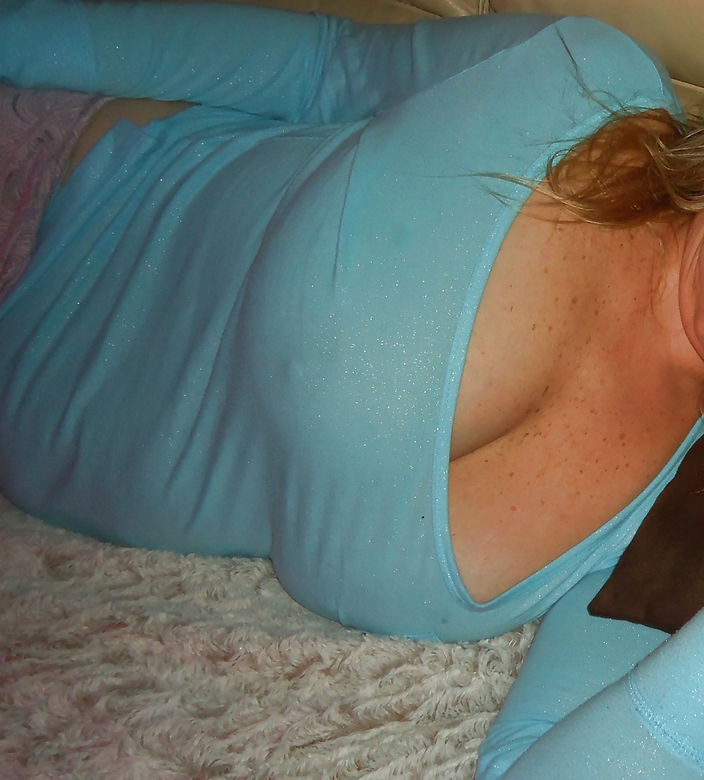 Esposas escote
 #31076245