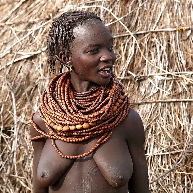 エキゾチックなアフリカの部族の美しさ 
 #23490592
