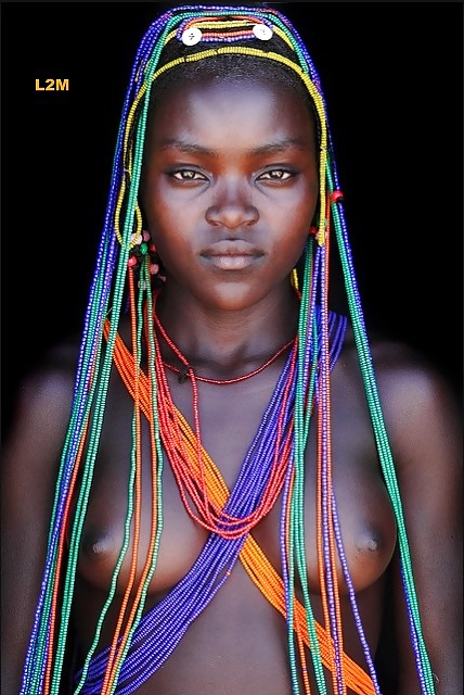 エキゾチックなアフリカの部族の美しさ 
 #23490671