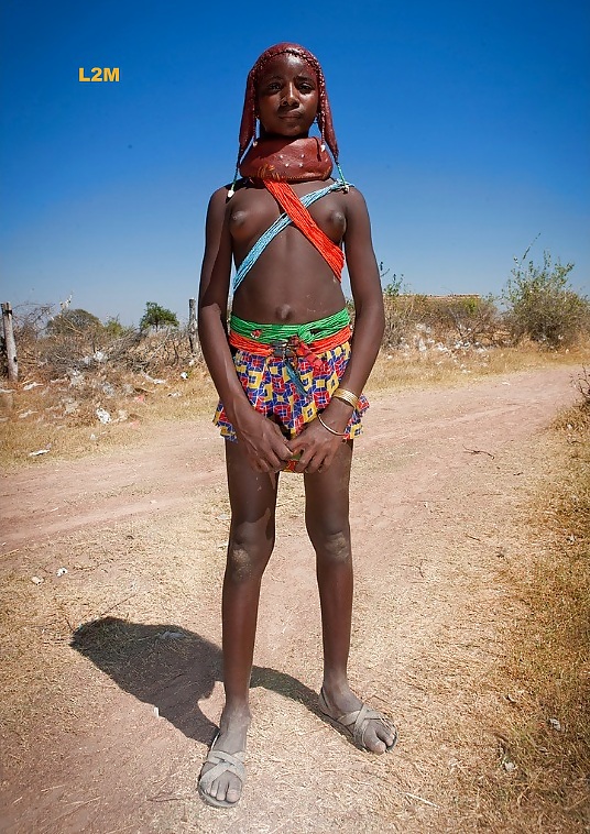 エキゾチックなアフリカの部族の美しさ 
 #23490685