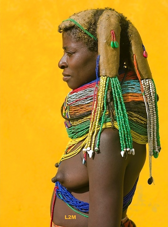 エキゾチックなアフリカの部族の美しさ 
 #23490712
