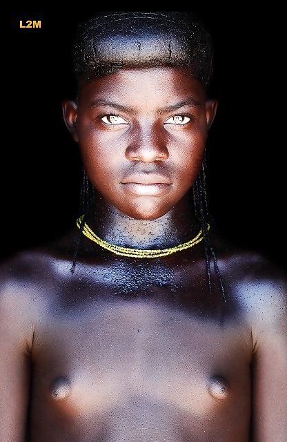 エキゾチックなアフリカの部族の美しさ 
 #23490755