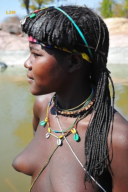 エキゾチックなアフリカの部族の美しさ 
 #23490771