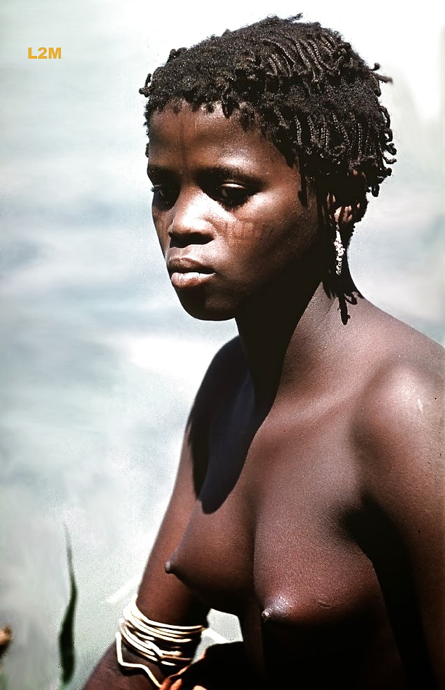 エキゾチックなアフリカの部族の美しさ 
 #23490801