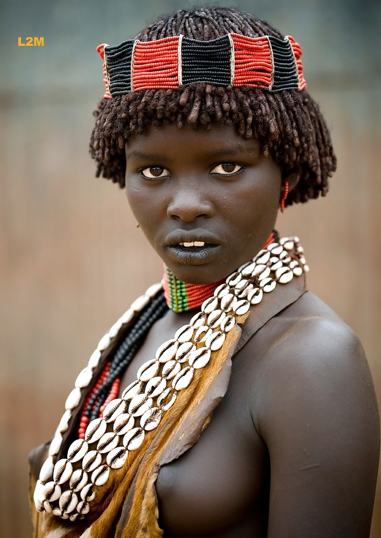 エキゾチックなアフリカの部族の美しさ 
 #23490918