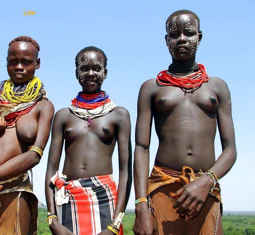 エキゾチックなアフリカの部族の美しさ 
 #23490931