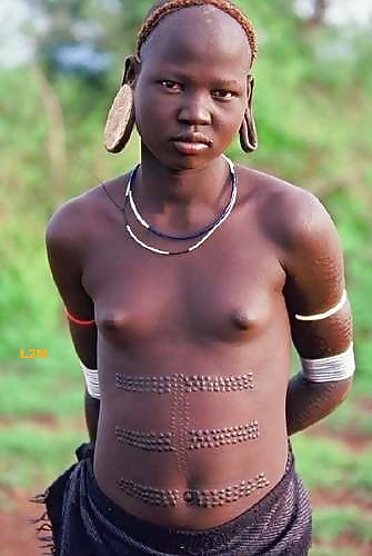 エキゾチックなアフリカの部族の美しさ 
 #23490959