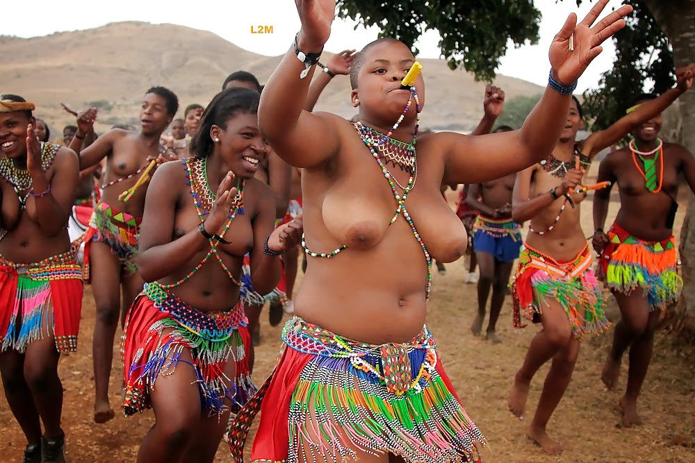 Exotische Afrikanische Stammes-Schönheiten #23491158