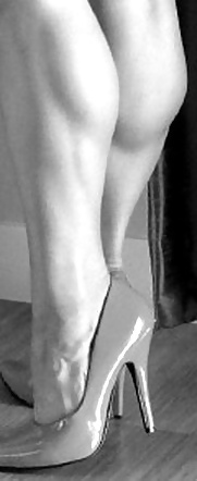 Mujeres con piernas y pantorrillas sexy
 #35149553