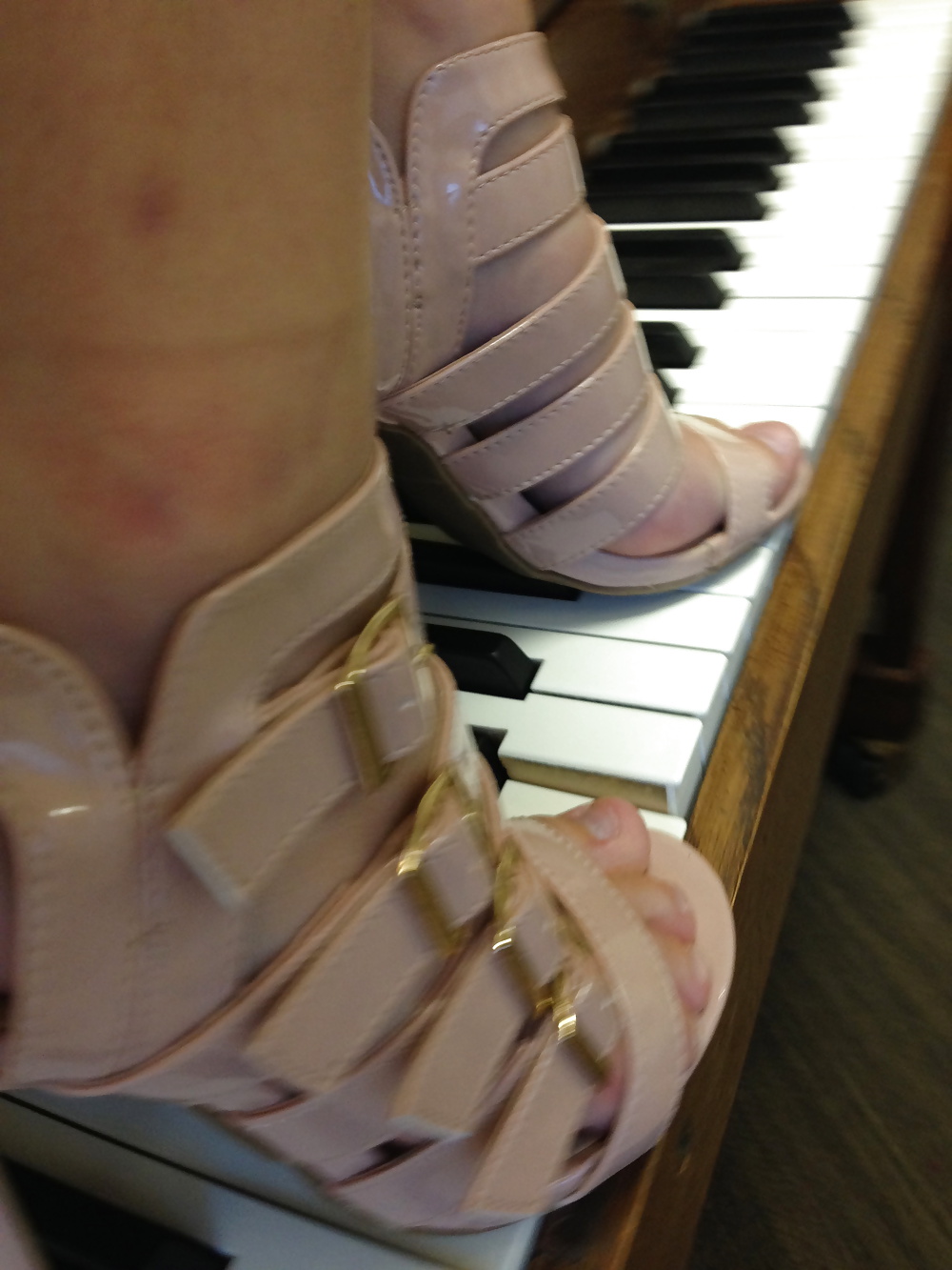 Piano walk
 #39596724