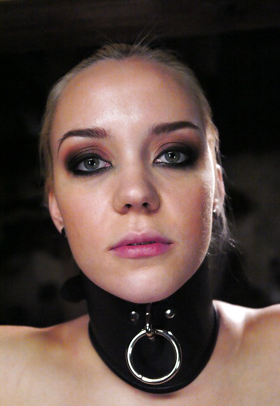 Collares y mordazas
 #25568175