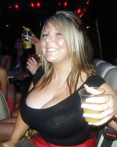 Nice cleavage! #35304364