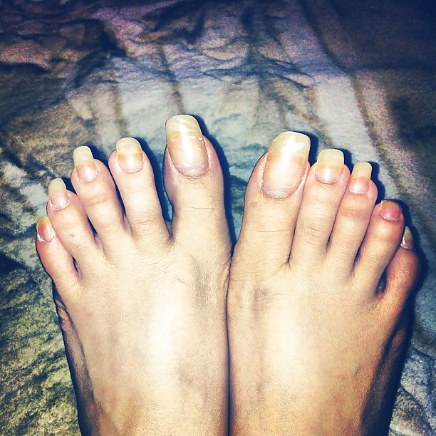 Chicas asiáticas con uñas largas y uñas de los pies 2
 #35648158