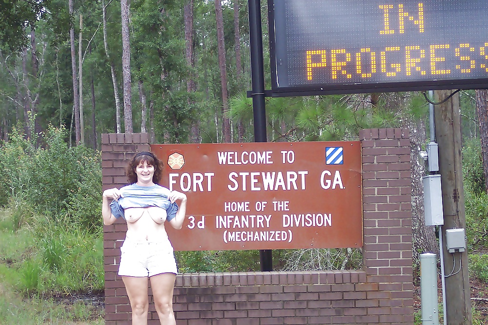 State Line Flashes and other intersting signs #34476577