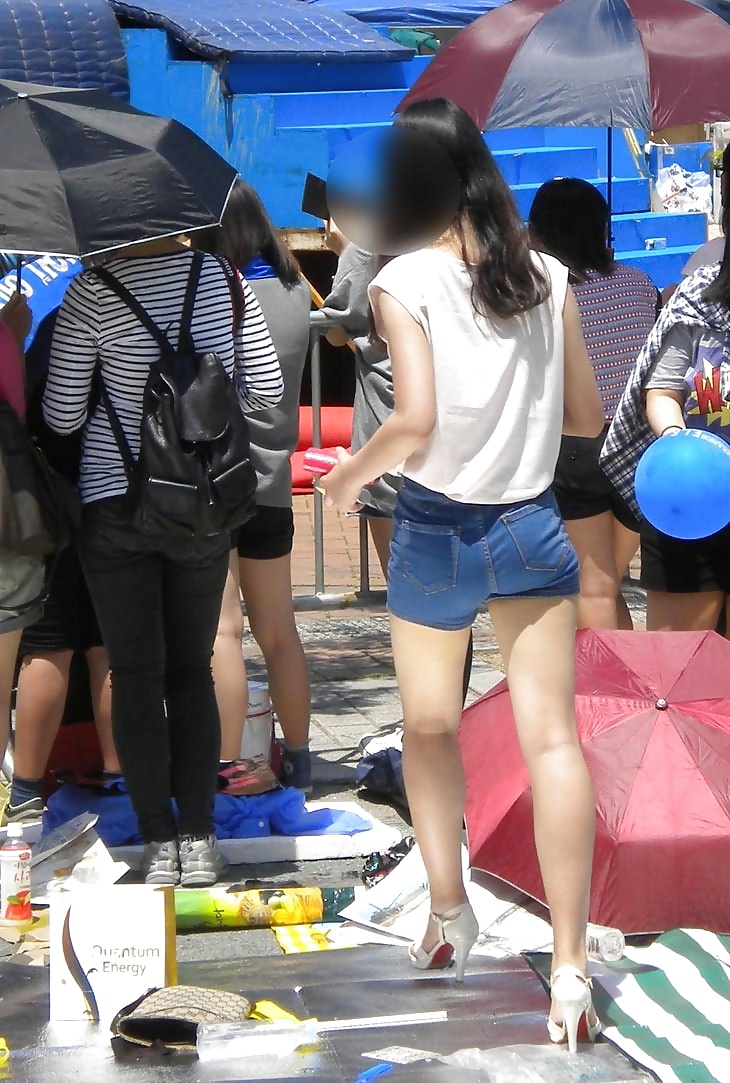 Putas coreanas en la calle
 #29359638