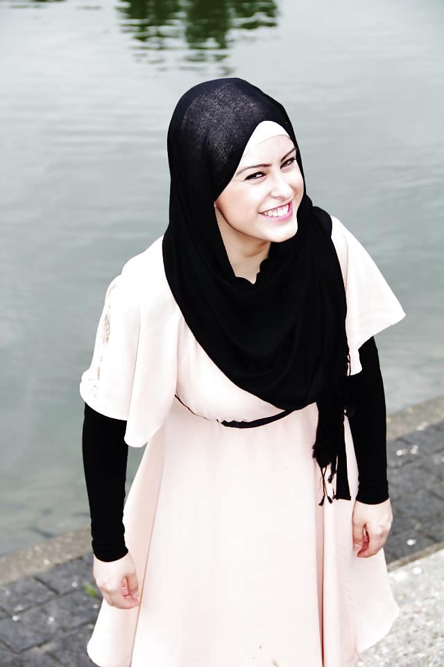 Hijab Arab Turc, Turban Portant Off Asiatique #37100741