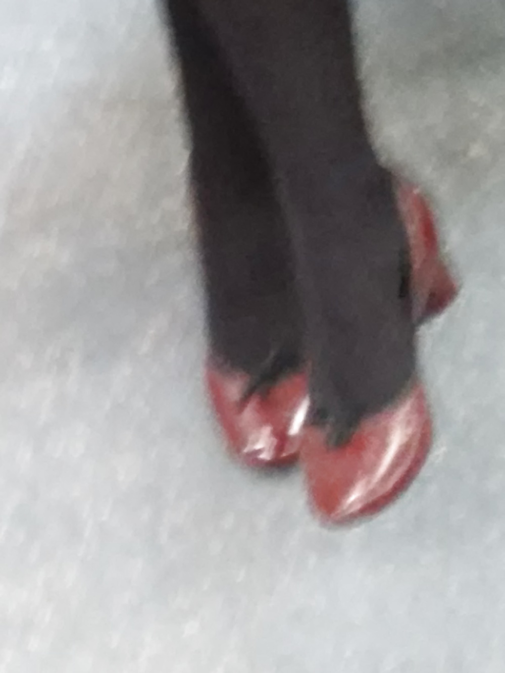 Mujer italiana (milf) fotografiada en el metro (italia) 2
 #31402451