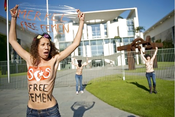 Femen Berlin 1xHot 1xMatterOfTaste 1xUgly #38026327