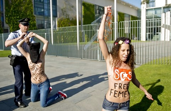 Femen Berlin 1xHot 1xMatterOfTaste 1xUgly #38026355