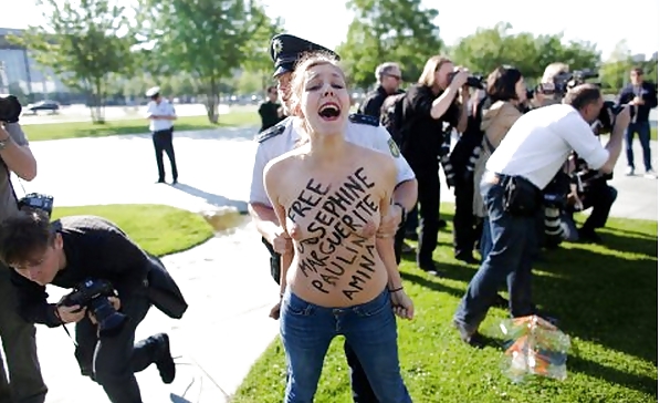 Femen Berlin 1xHot 1xMatterOfTaste 1xUgly #38026373