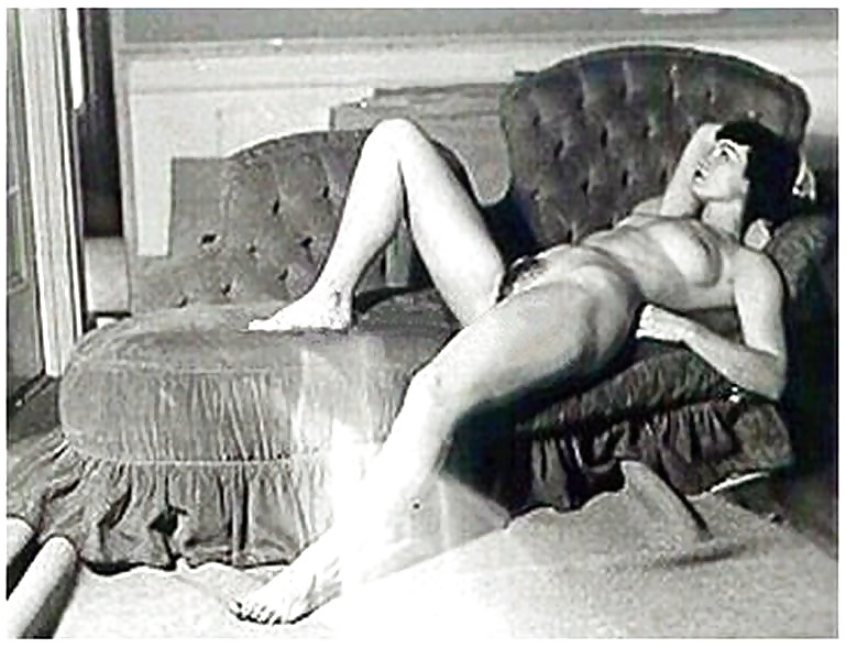 Bettie Page in daring photos #29174193