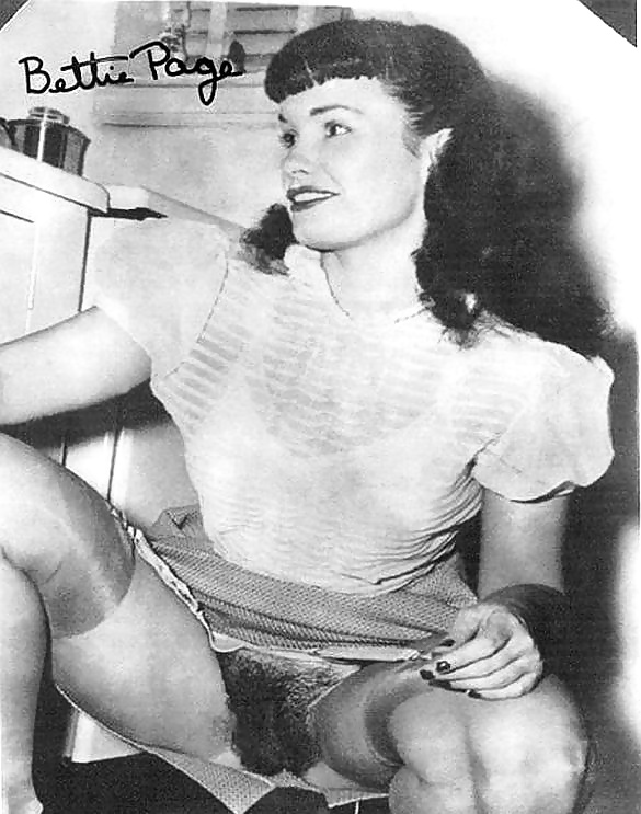 Bettie Page in daring photos #29174274