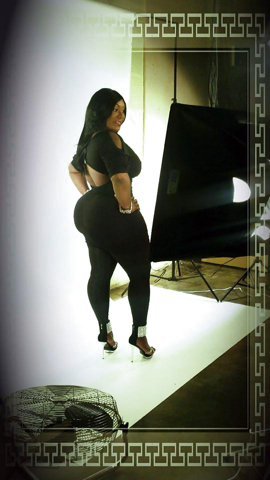 Thickness & Curves 1 #25015702