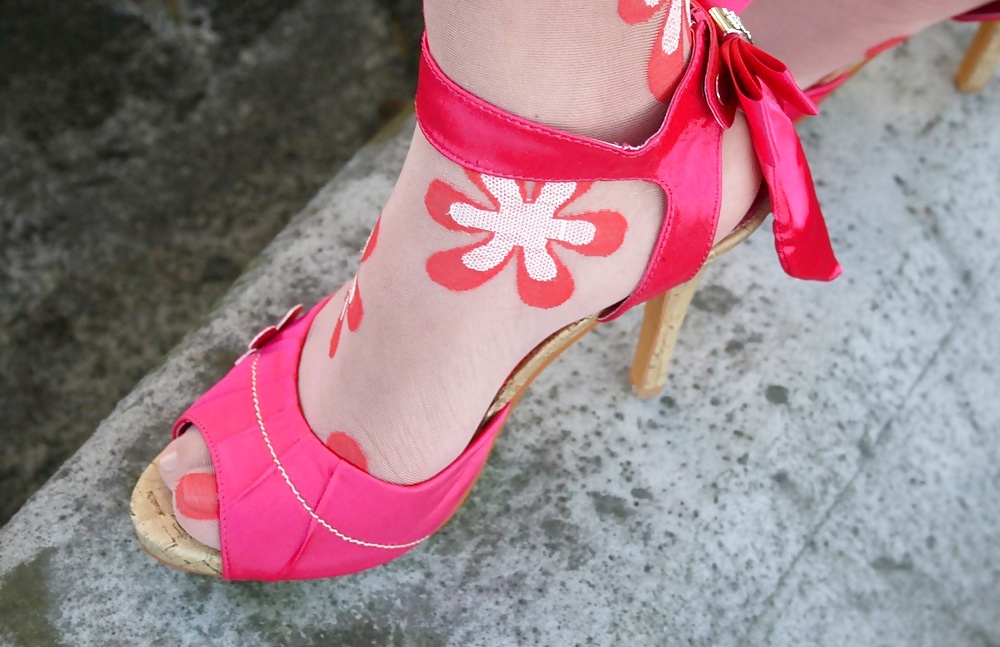 Feet in hose 7 (by tm) #27008675
