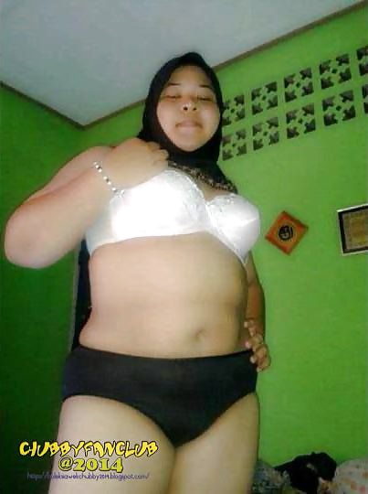 Malaya- chica gordita caliente
 #28463450