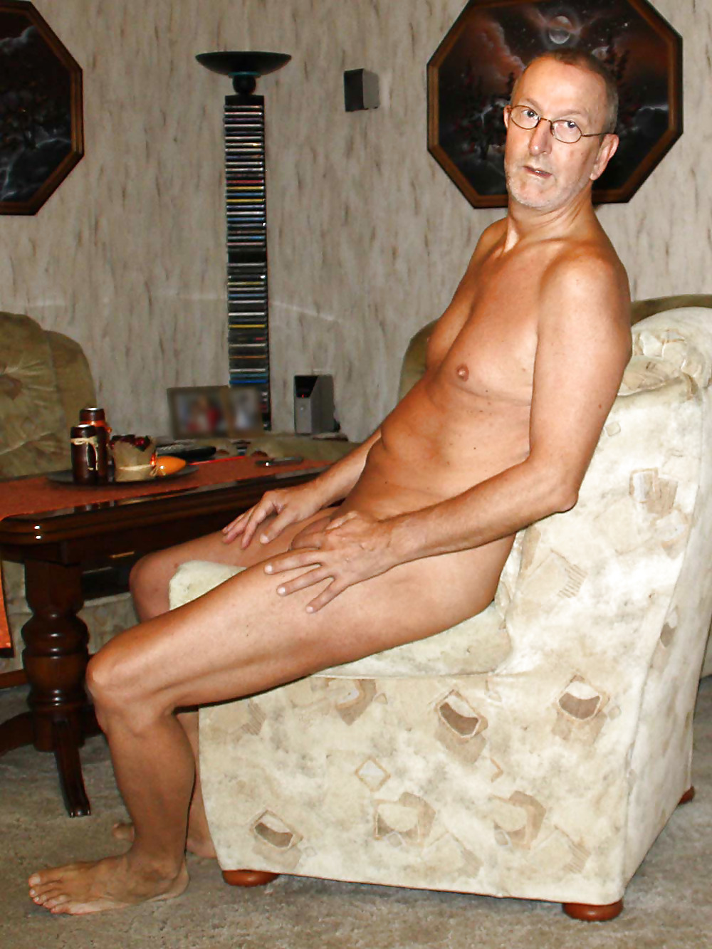 Nackedei mit sessel 2013
 #24568701