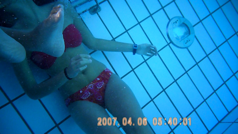 Am Pool #23352184
