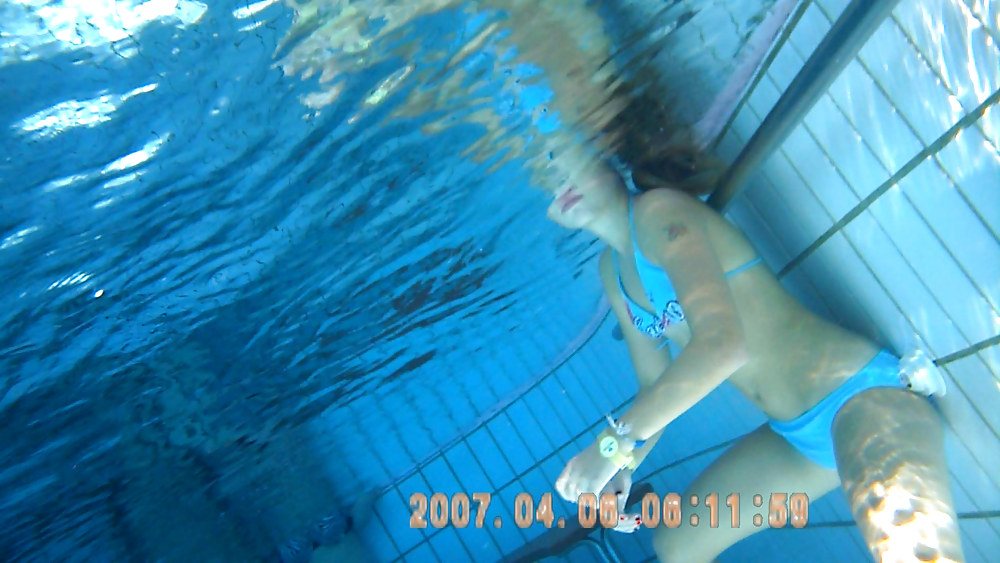 Am Pool #23352218