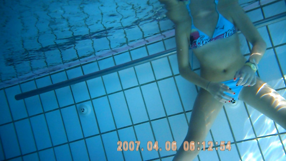 Am Pool #23352223