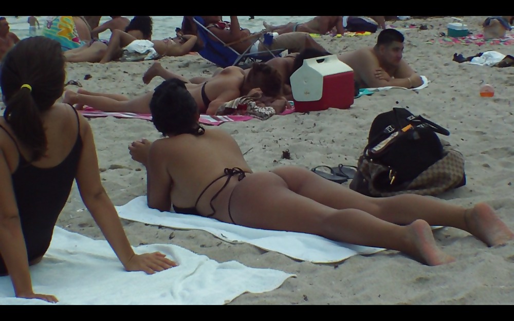 ¡Latina beach buns spring breaker voyeur booty ass !
 #37148037