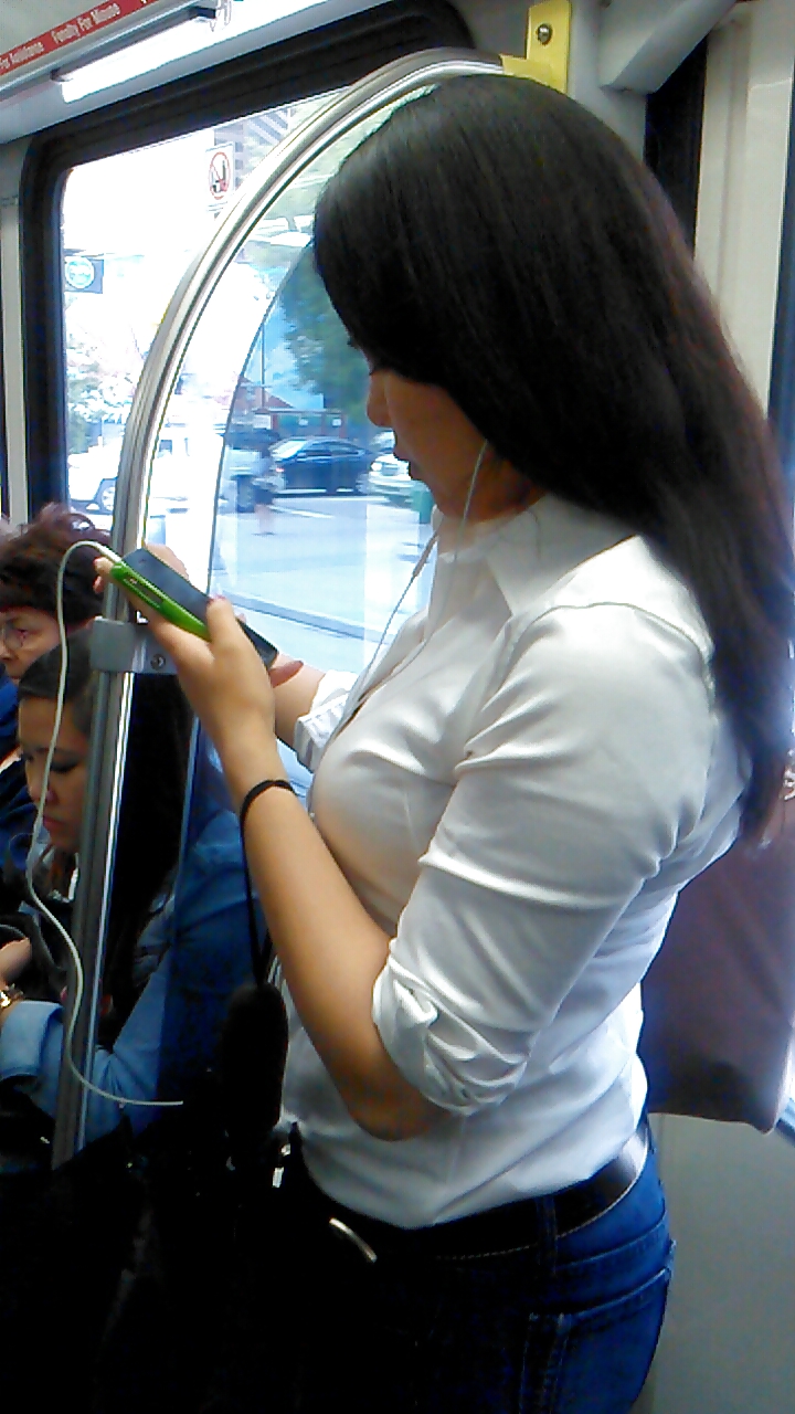 Voyeur - bbw scollatura e ragazza asiatica con camicetta sciolta.
 #37661924