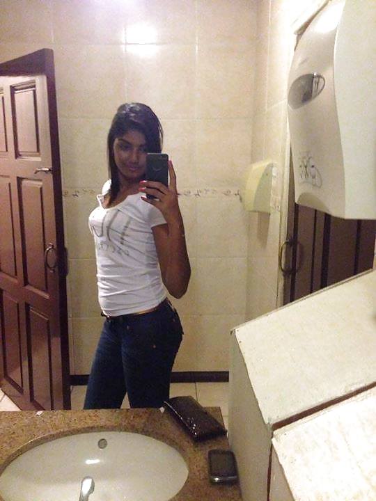 Conjunto completo 3: posando ex-amigas
 #36355338