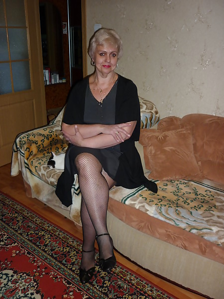Russian mature woman, legs in stockings! Amateur!